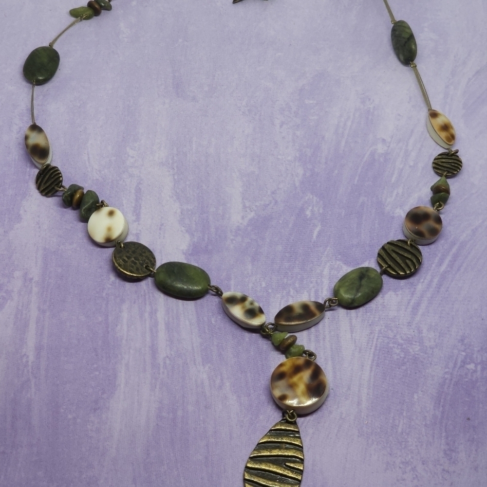 Coldwater Creek Spotted Shell Necklace - Picture 5 of 8